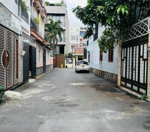 chinh chu ban gap nha dep go vap xe tai quay dau