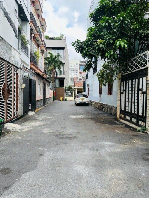 chinh chu ban gap nha dep go vap xe tai quay dau